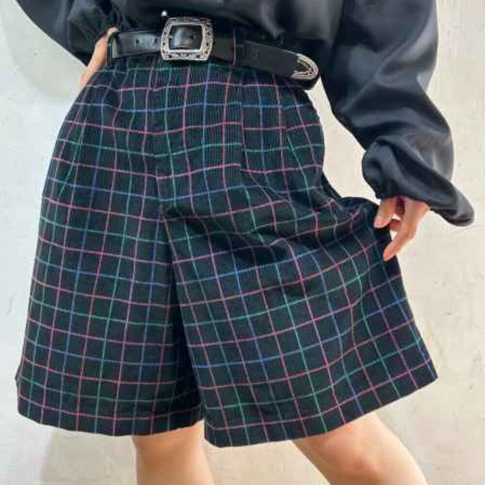Liz Clairborne Lizsport Vintage Black Plaid Corduroy Shorts